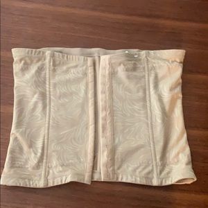 Waist trainer